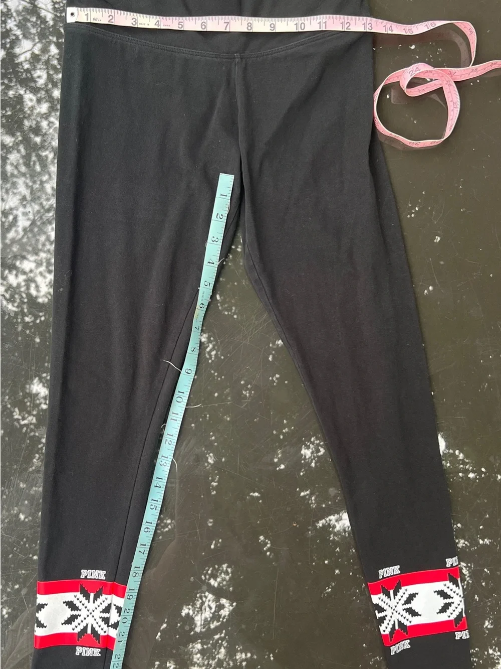 Victoria’s Secret PINK Yoga High Rise Holiday Christmas Leggings S Snowflake